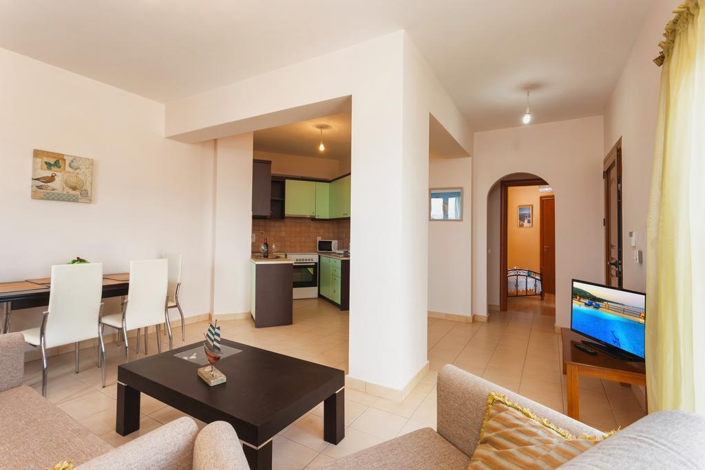 Villa Akros And Suites Keri Dış mekan fotoğraf