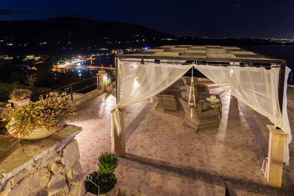 Villa Akros And Suites Keri Dış mekan fotoğraf