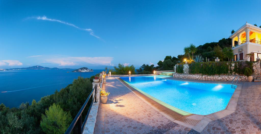 Villa Akros And Suites Keri Dış mekan fotoğraf
